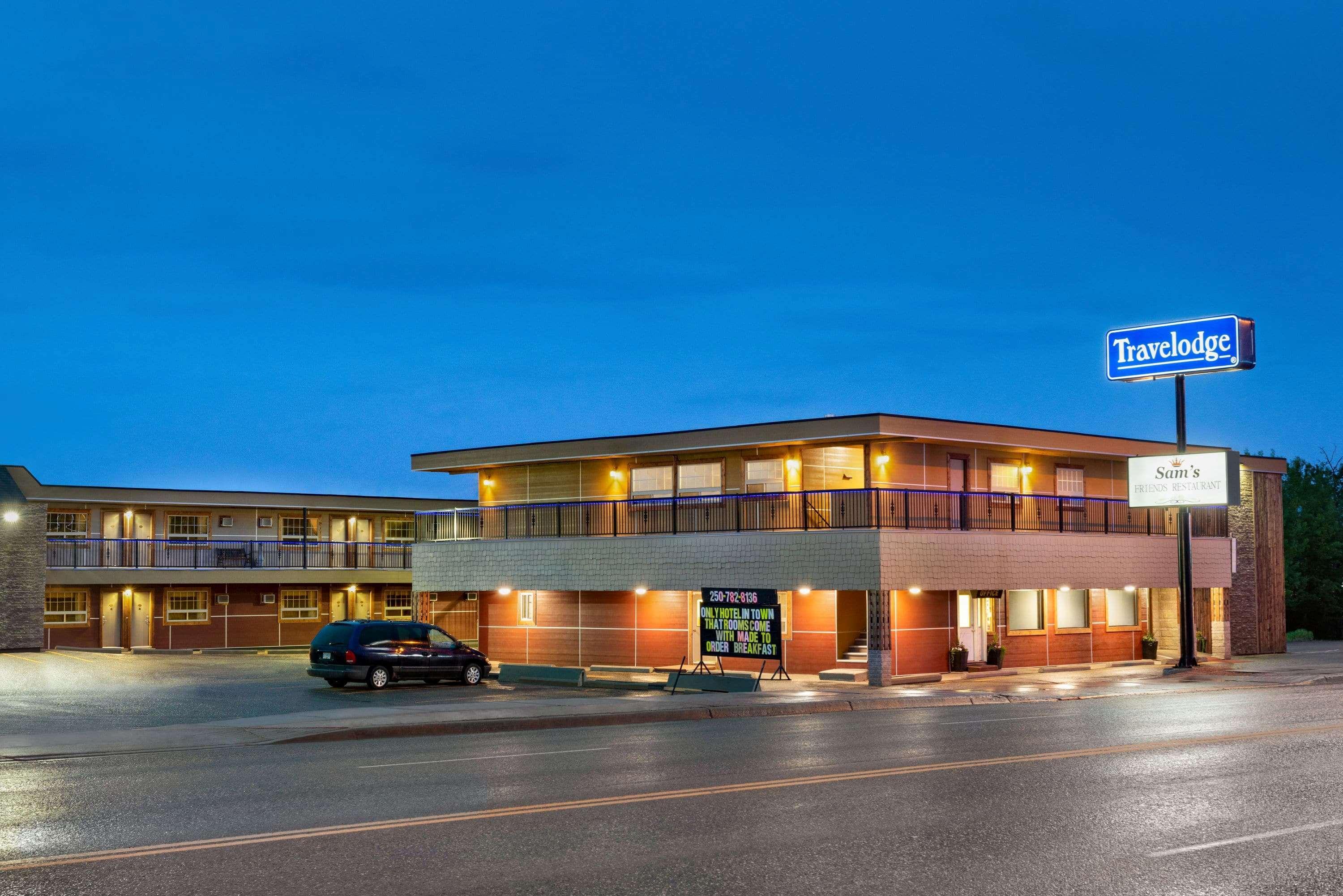 Travelodge By Wyndham Dawson Creek Exterior photo