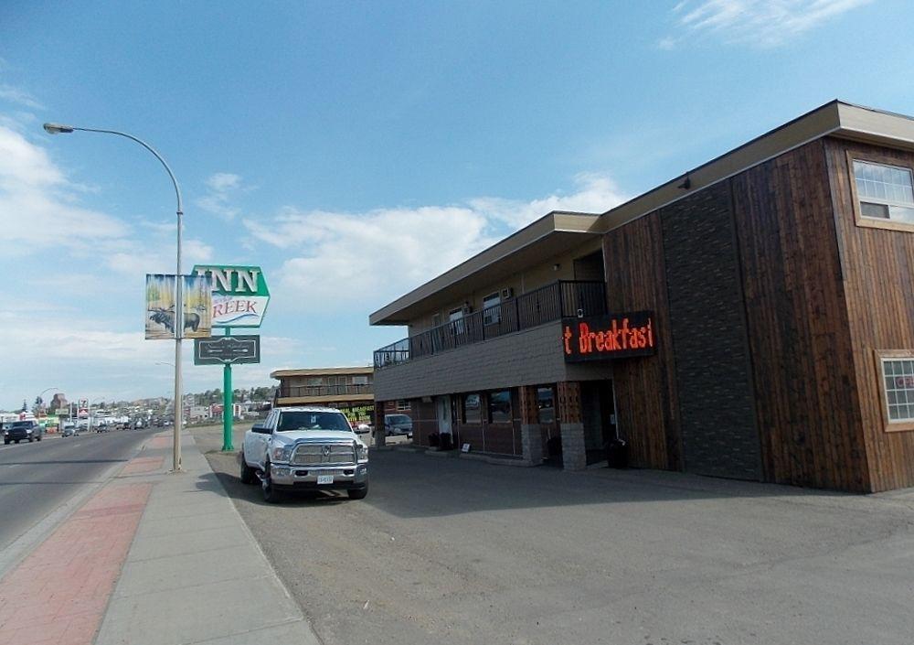 Travelodge By Wyndham Dawson Creek Exterior photo