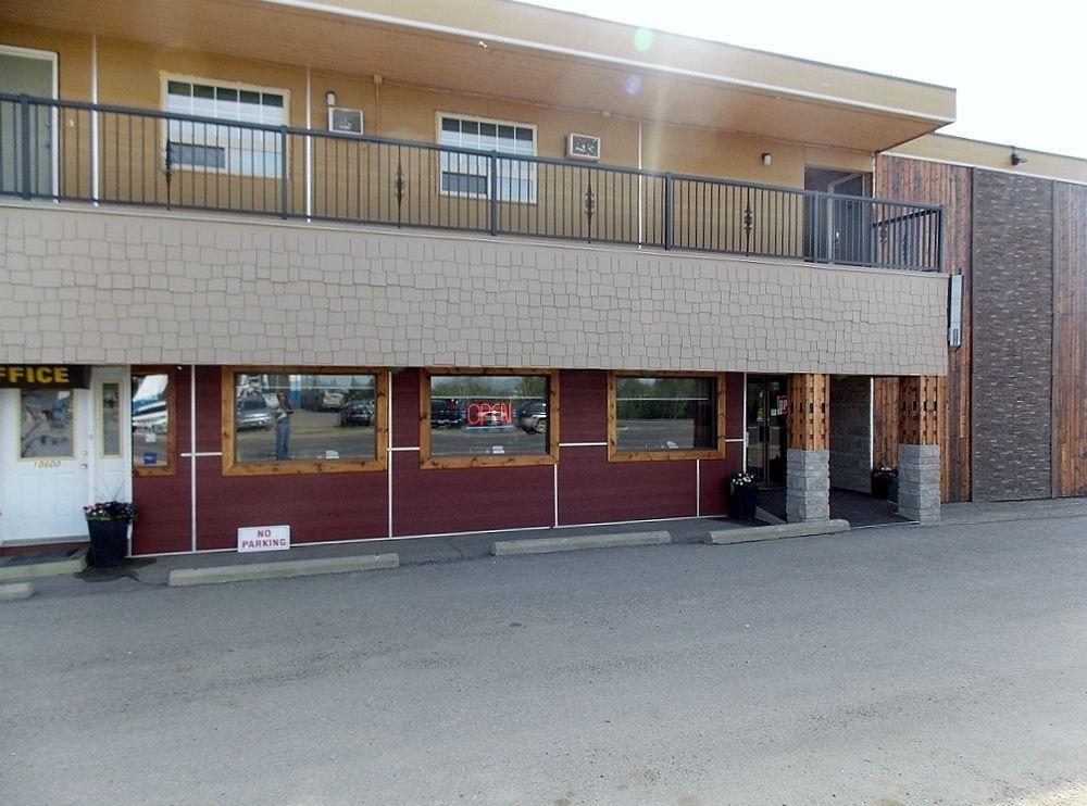 Travelodge By Wyndham Dawson Creek Exterior photo