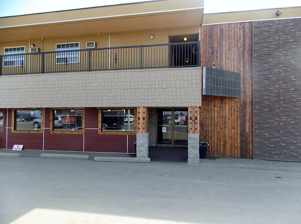 Travelodge By Wyndham Dawson Creek Exterior photo