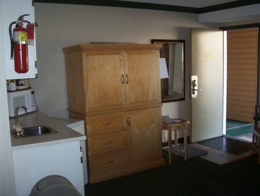 Travelodge By Wyndham Dawson Creek Room photo